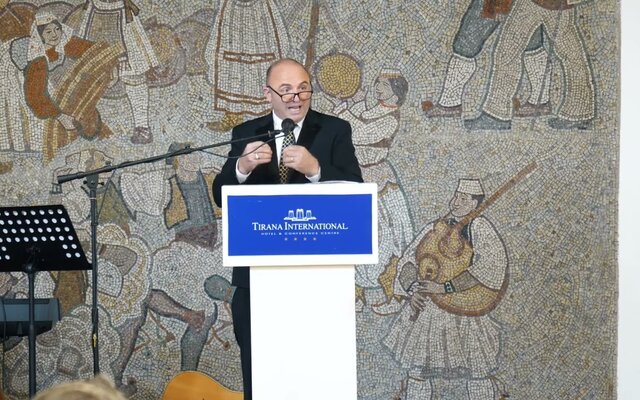 Drejtuesi i projektit, pastor Beni Pango